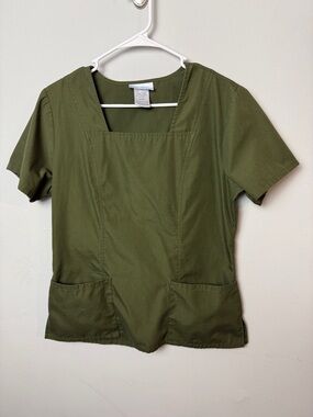 SB SCRUBS Olive Green Women's Square Neck Scrub Top ~ Small